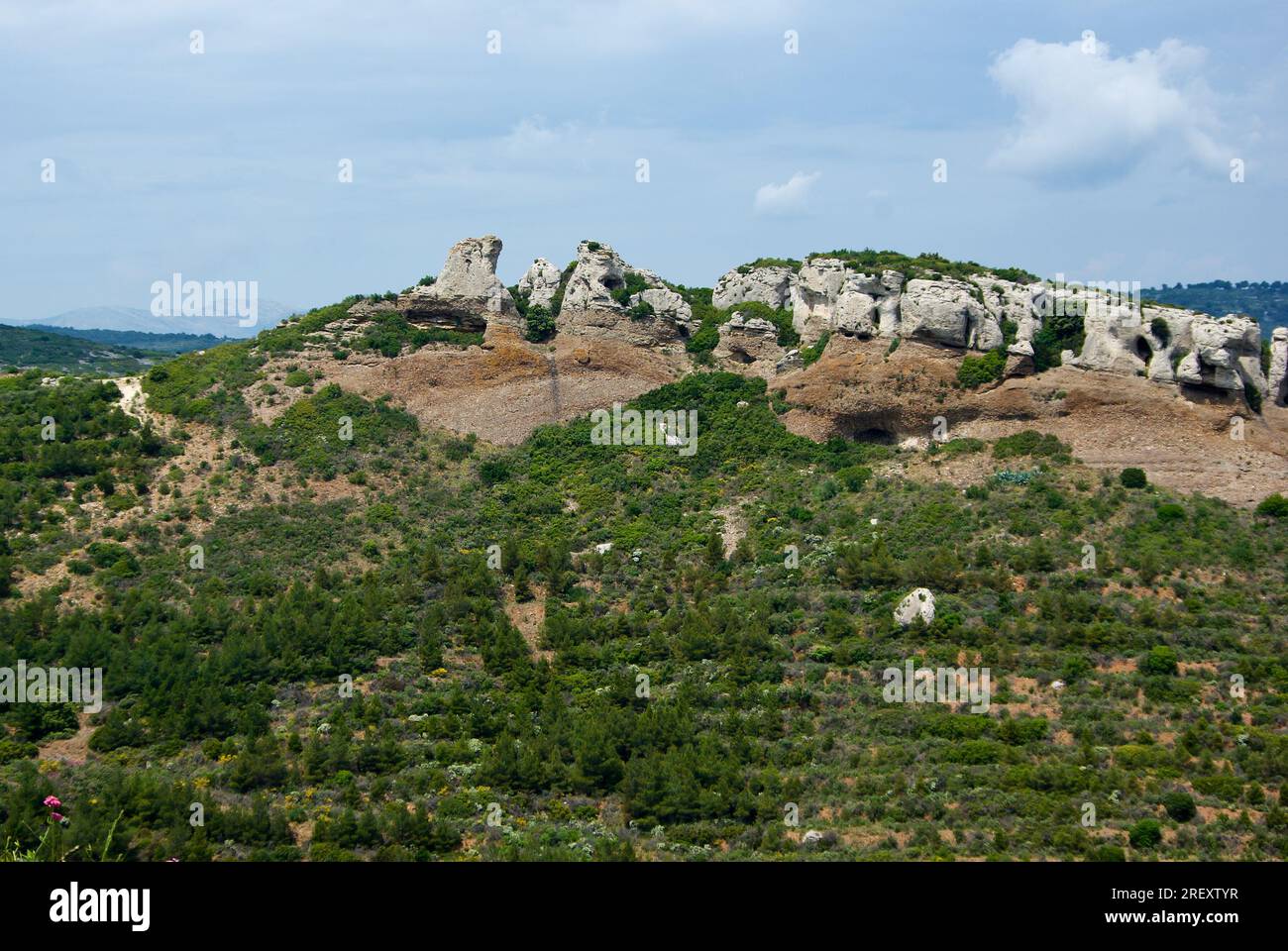 Malerischer Blick von der Küstenstraße Corniche de Crêtes entlang der Cap Canaille am Mittelmeer in Frankreich. Stockfoto