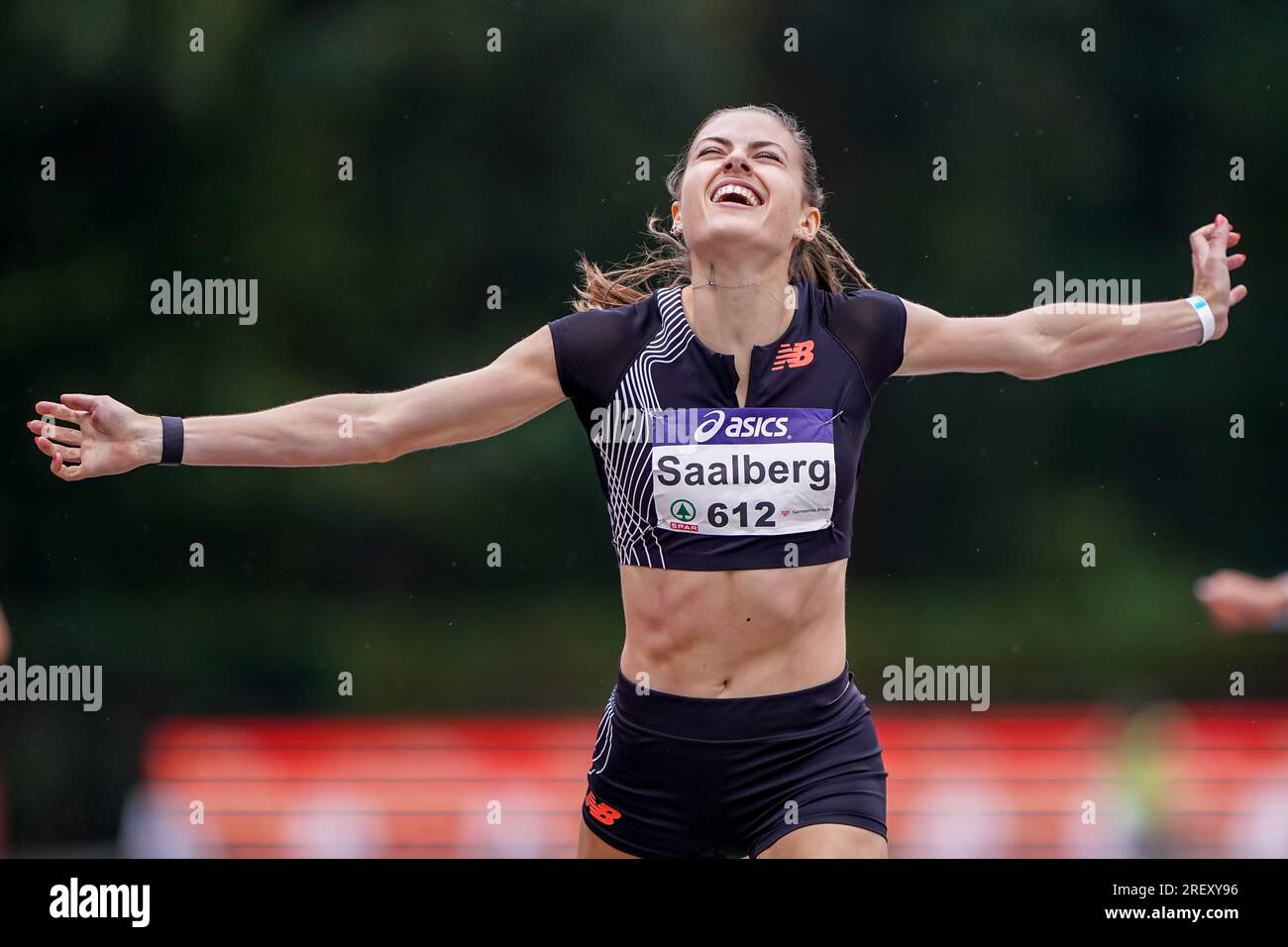 Breda, Niederlande. 30. Juli 2023. BREDA, NIEDERLANDE - JULI 30: Eveline Saalberg von GVAC im Frauenfinale - 400 Meter Endspiel während der niederländischen Leichtathletik-Meisterschaft am 30. Juli 2023 in Breda, Niederlande (Foto von Andre Weening/Orange Pictures) Guthaben: Orange Pics BV/Alamy Live News Stockfoto