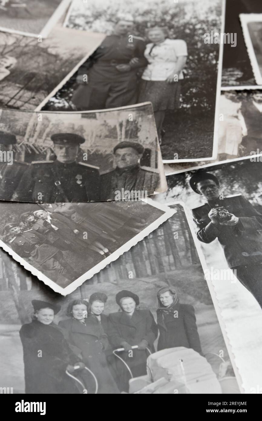 Archivfotos der Nachkriegsfamilie Ende 1940er Stockfoto