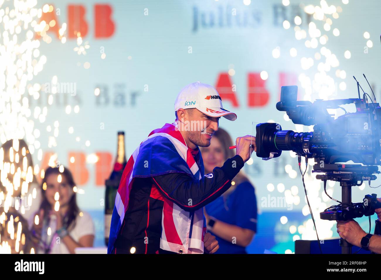 27 DENNIS Jake (gbr), Avalanche Andretti Formula E, Spark-Porsche, Porsche 99X Electric, Portrait Podium anlässlich des 2023. Hankook London ePrix, 12. Tagung der ABB FIA Formel E-Weltmeisterschaft 2022-23, auf der Excel London vom 29. Bis 30. Juli 2023 in London, Vereinigtes Königreich - Photo André Ferreira / DPPI Stockfoto