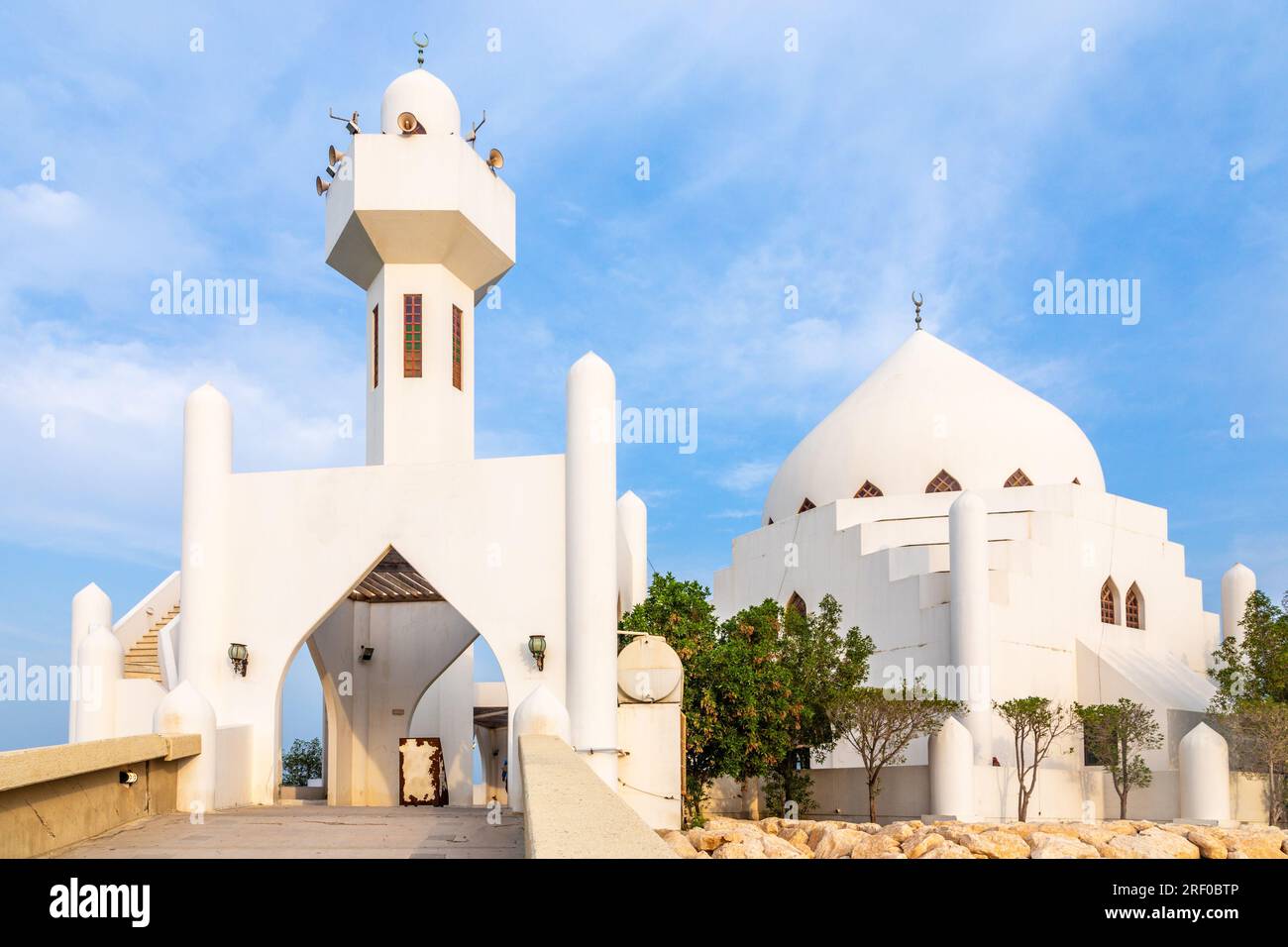Weiße Salem bin Laden Moschee, erbaut auf der Insel, Al Khobar, Saudi-Arabien Stockfoto