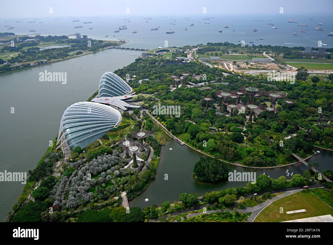 Singapore Flower Dome und Cloud Forest Gebäude und Supertree Park. Stockfoto