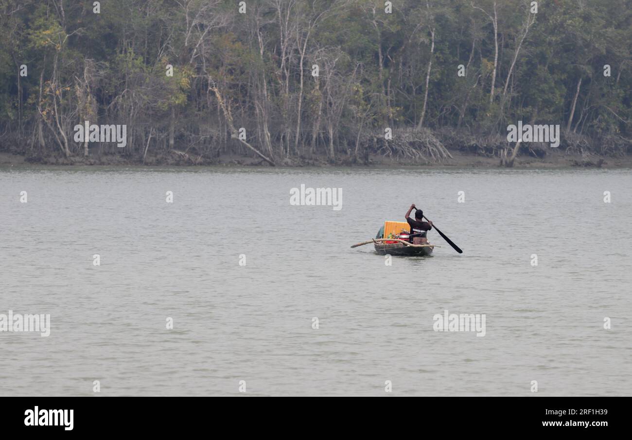 Fischer in den Sundarbans. Dieses Foto wurde aus dem sundarbans-Nationalpark in Bangladesch gemacht. Stockfoto