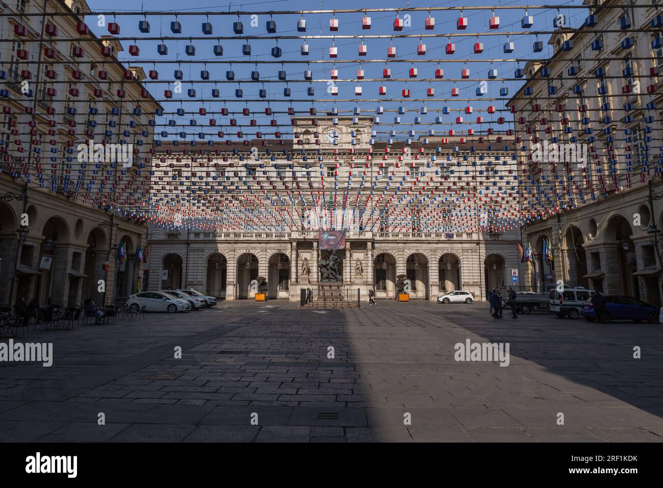 Turin, Italien - 28. März 2022: Das Rathaus von Turin an der Piazza Palazzo di Citta, Zentrum von Turin, Region Piemont, Norditalien. Stockfoto