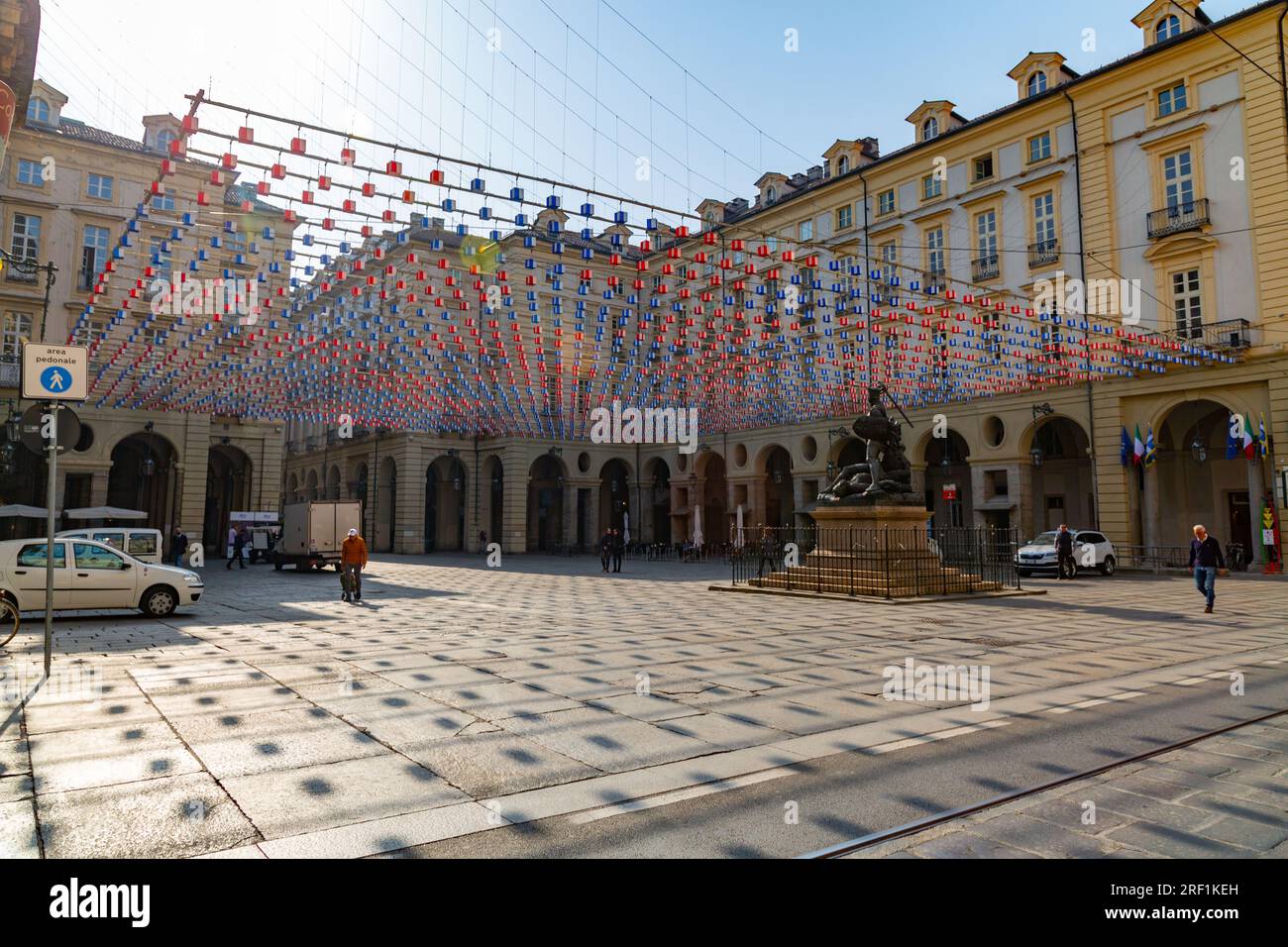 Turin, Italien - 28. März 2022: Das Rathaus von Turin an der Piazza Palazzo di Citta, Zentrum von Turin, Region Piemont, Norditalien. Stockfoto