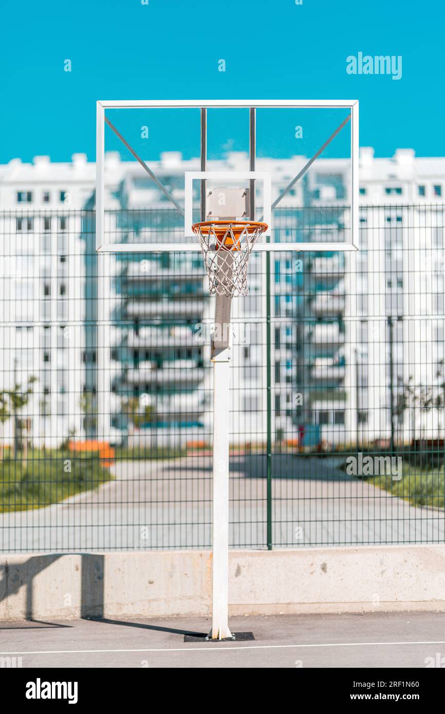 Plexiglass basketball backboard Fotos und Bildmaterial in hoher
