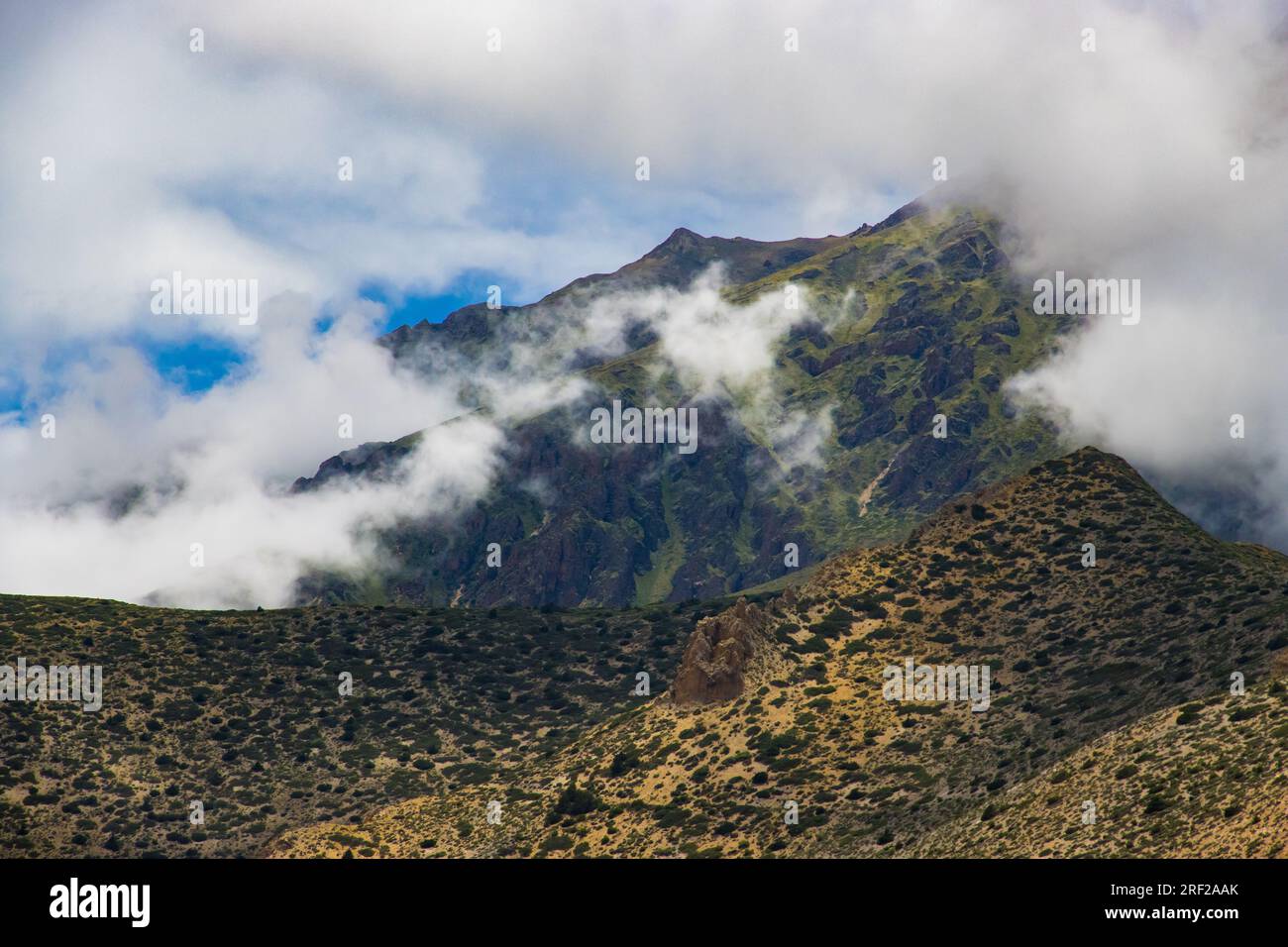 Atemberaubende Landschaft der Upper Mutang Wüste am Kaligandaki River in Nepal Stockfoto