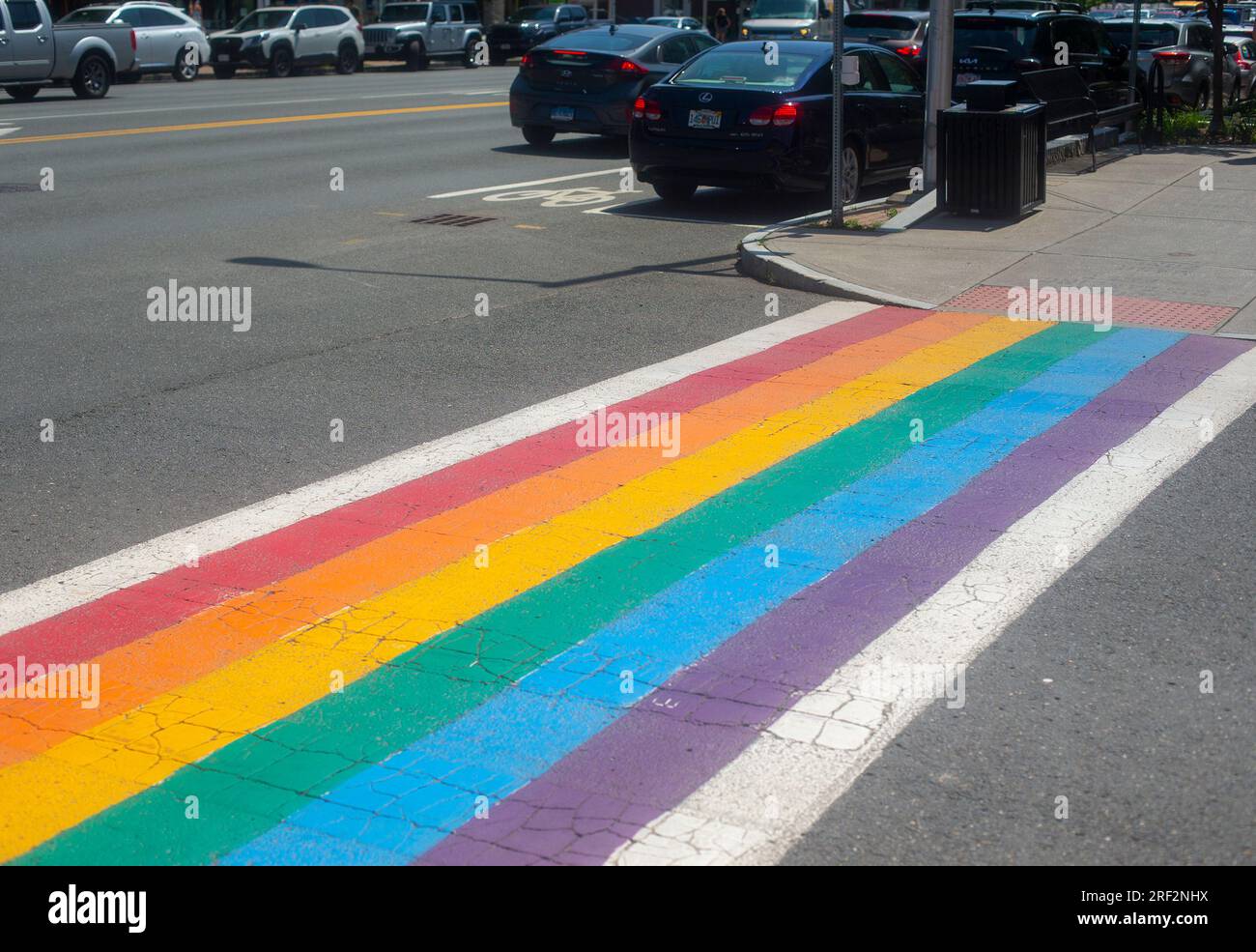 Regenbogen-Fußgängerüberwege in Great Barrington, Massachusetts Stockfoto