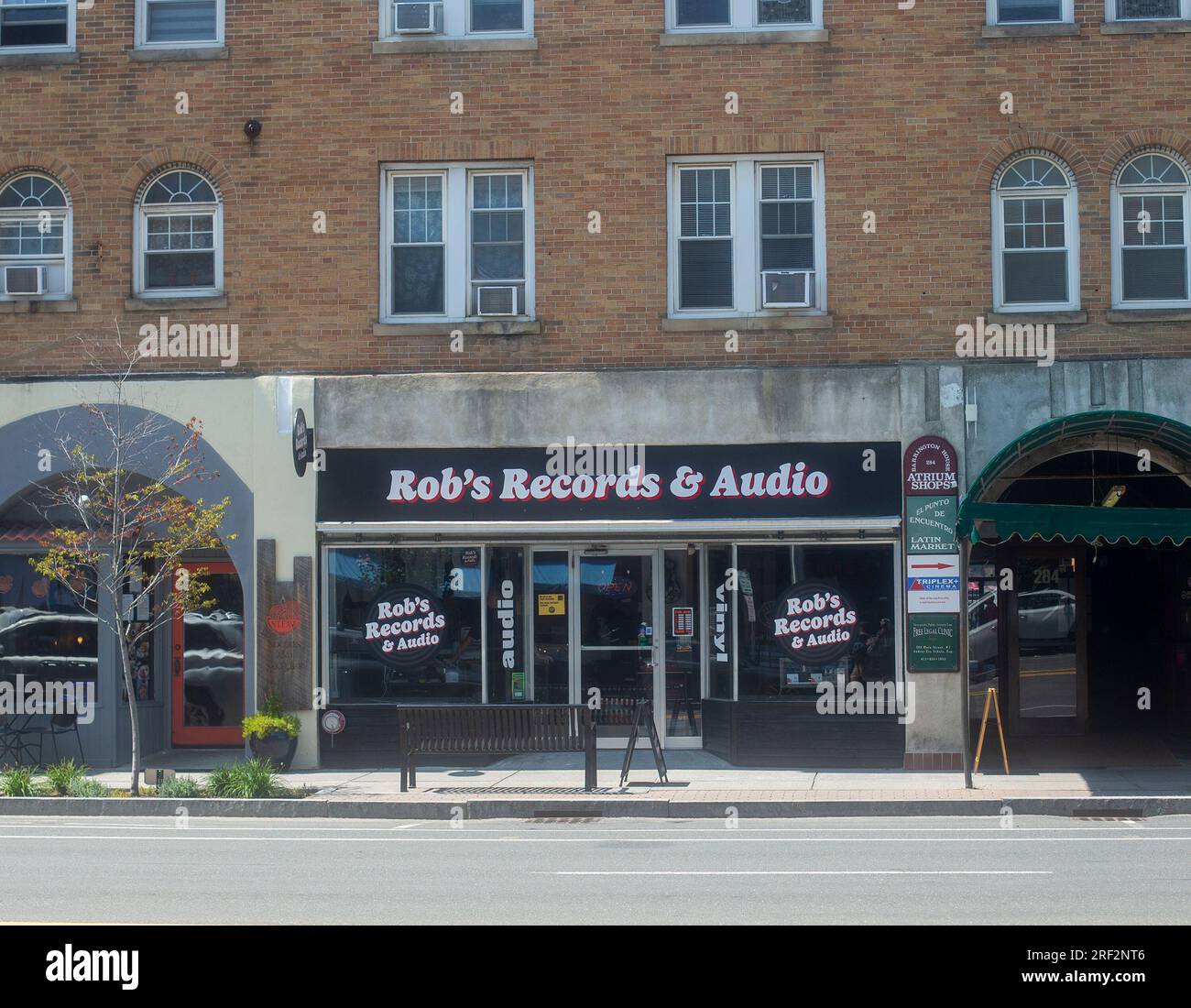 Ein Laden, der Jahrgangsplatten in Great Barrington, Massachusetts, verkauft Stockfoto