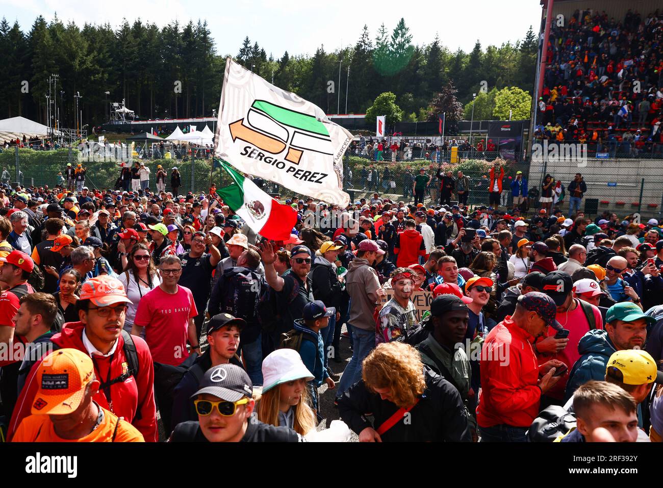 Spa, Belgien. 30. Juli 2023. F1 Fans werden nach dem Grand Prix F1 von Belgien am 30. Juli 2023 auf dem Circuit de Spa-Francorchamps in Spa (Belgien) gesehen. (Kreditbild: © Beata Zawrzel/ZUMA Press Wire) NUR REDAKTIONELLE VERWENDUNG! Nicht für den kommerziellen GEBRAUCH! Stockfoto