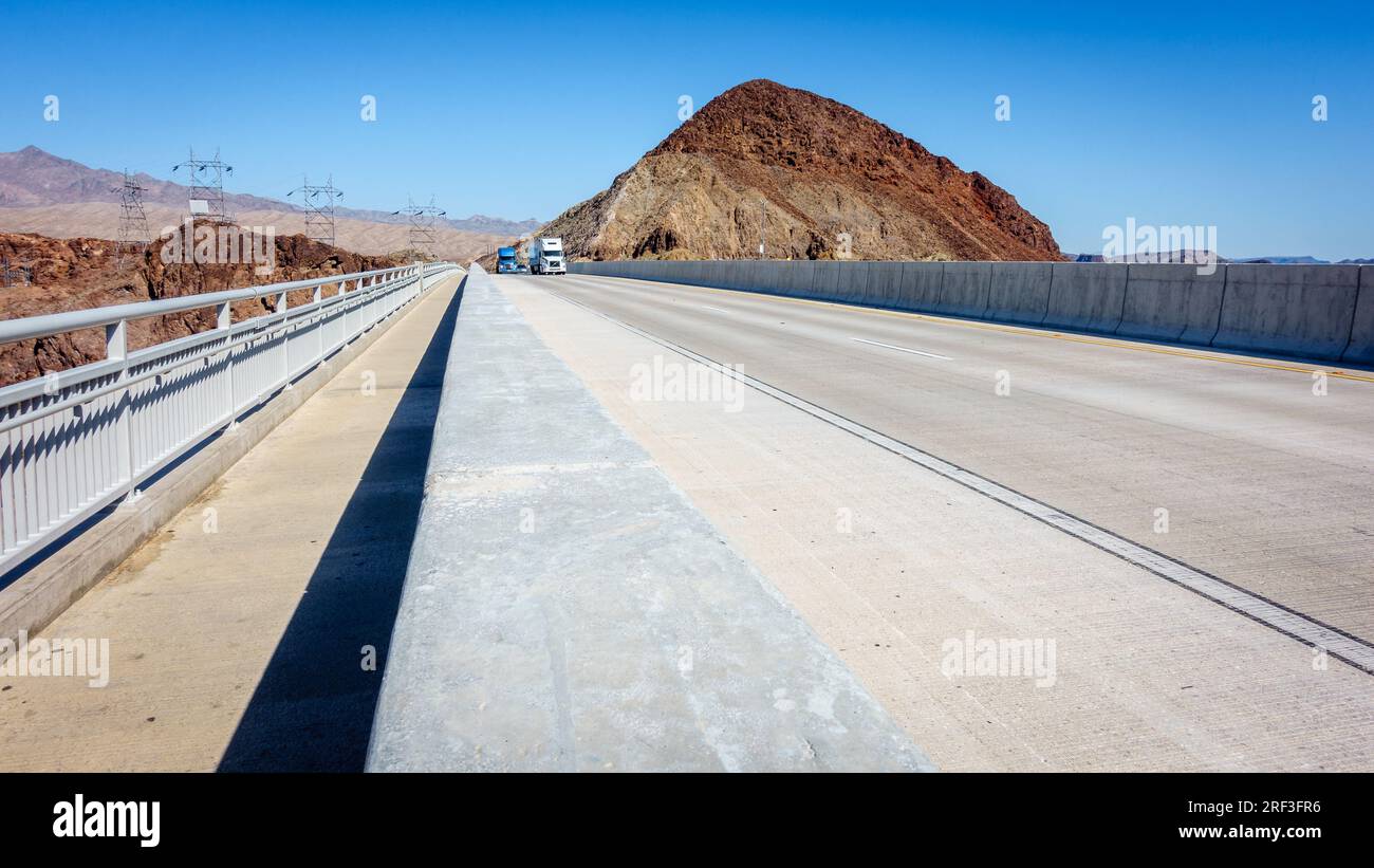Interstate Highway I-11 auf der Mike O'Callaghan-Pat Tillman Memorial Bridge über den Hoover Dam in Nevada Stockfoto