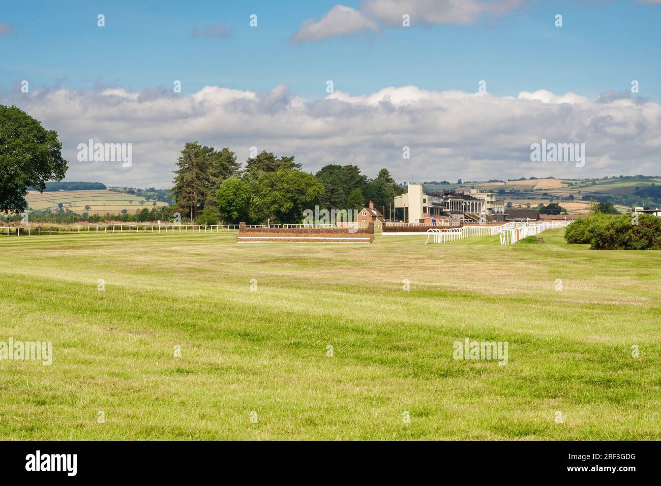 Ludlow Rennbahn und Haupttribüne Shropshire England UK. Juli 2023 Stockfoto