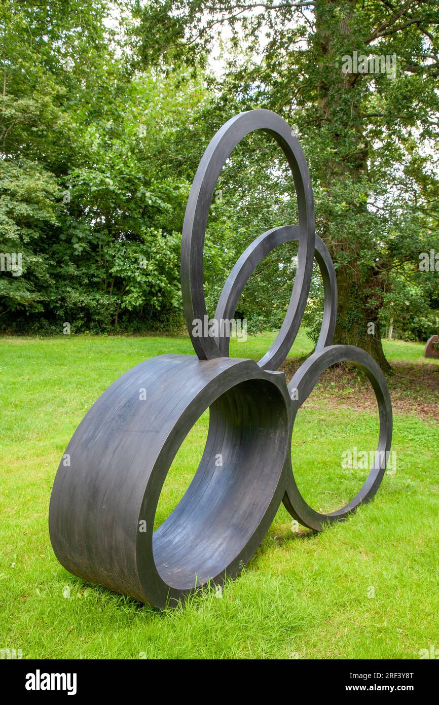 Nigel Hall ist gespiegelt, 2011 im NewArtCentre, Roche Court Sculpture Park, East Winterslow, Salisbury, Wiltshire Stockfoto