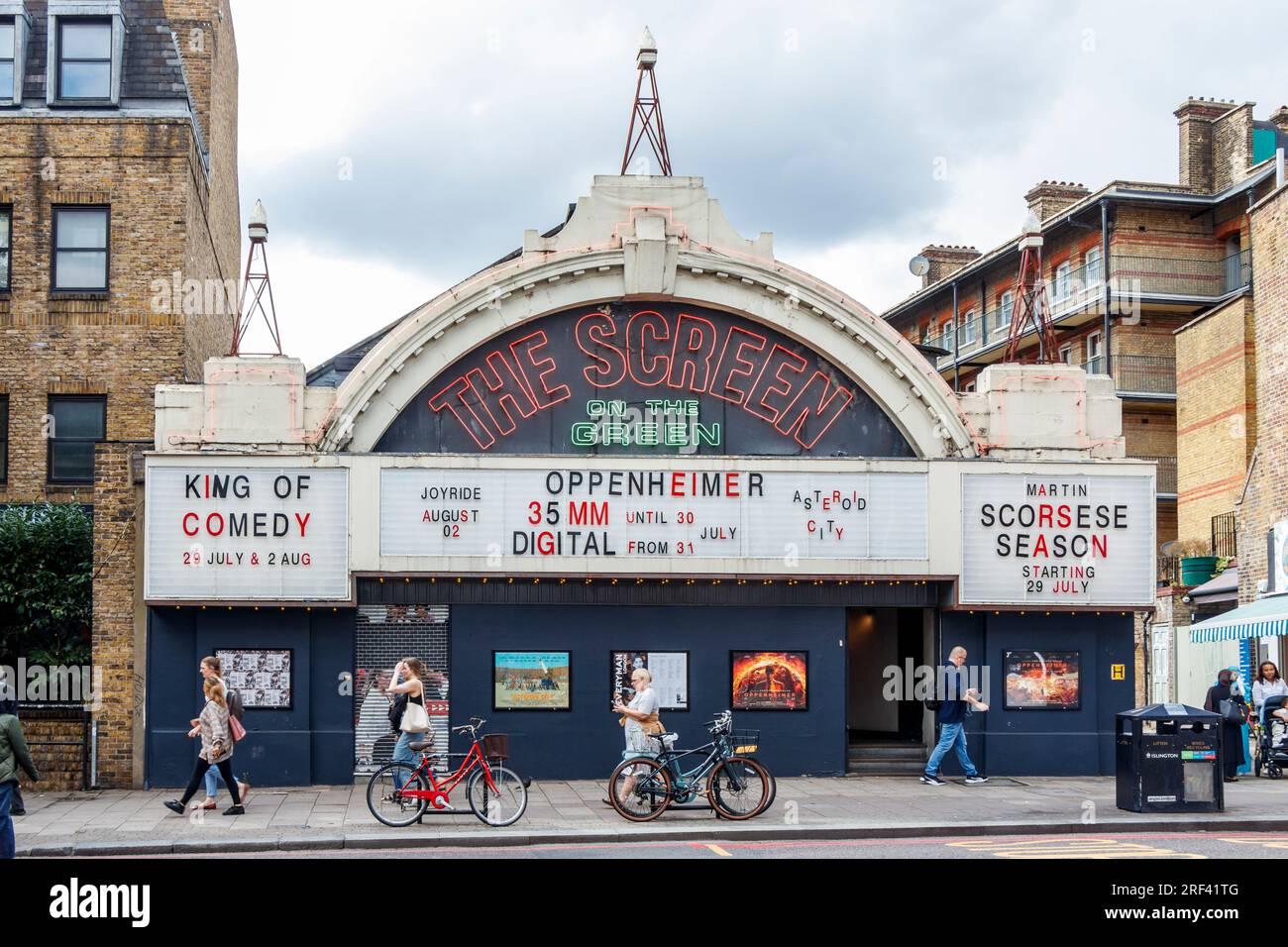 The Screen on the Green, ein historisches unabhängiges Kino (in dem der Film Oppenheimer gezeigt wird) in der Upper Street, Islington, London, Großbritannien Stockfoto