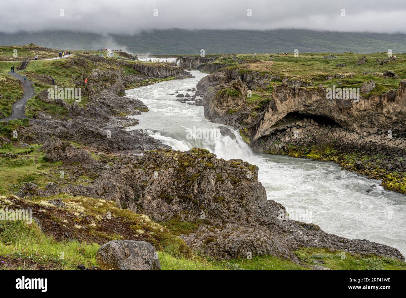 Flussabwärts des Godafoss-Wasserfalls, Fluss Skjálfandafljót, bei Akureyri, Island Stockfoto