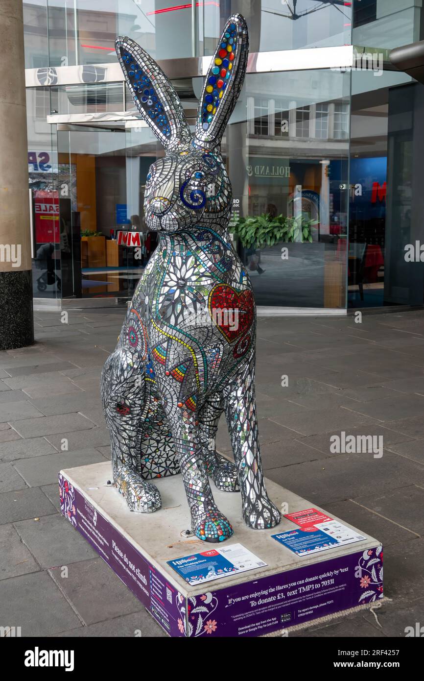 Hares of Hampshire Art Trail Southampton England 2022, Murray Parish Trust und Wild in Art, The Wishing Hare by Sophie Handy Stockfoto