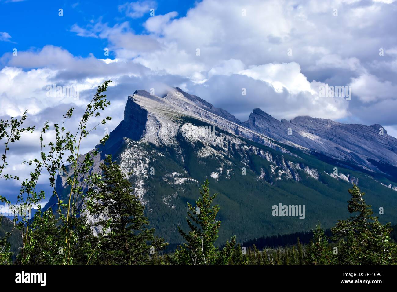 Mount Rundle im Banff National Park, Kanada. Stockfoto