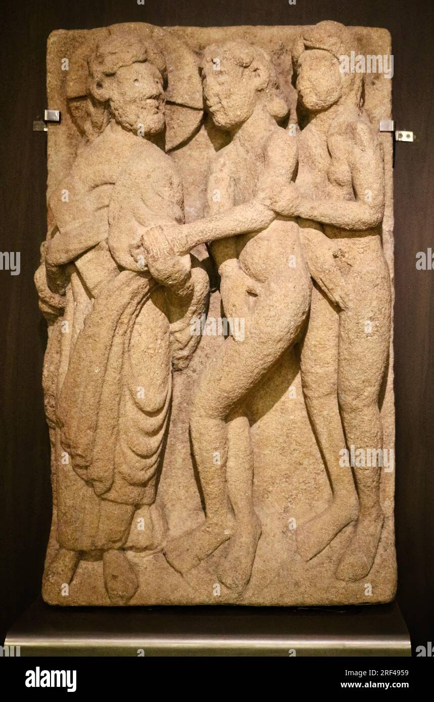 Verweis auf Adam & Eva Relief Granitsteinskulptur aus der verlorenen Tür des Paradieses Santiago Cathedral Museum Santiago de Compostela Galicien Spanien Stockfoto