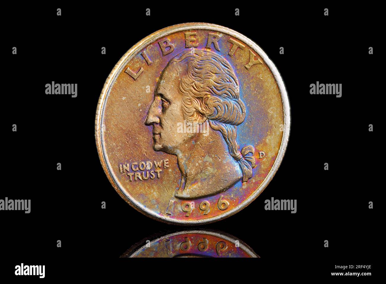 1996 Viertel Dollar mit wunderschöner Regenbogenfarbe. Der obere Teil zeigt ein Porträt von George Washington und umgekehrt zeigt Pfeile, die sich an den Adler Klammern Stockfoto