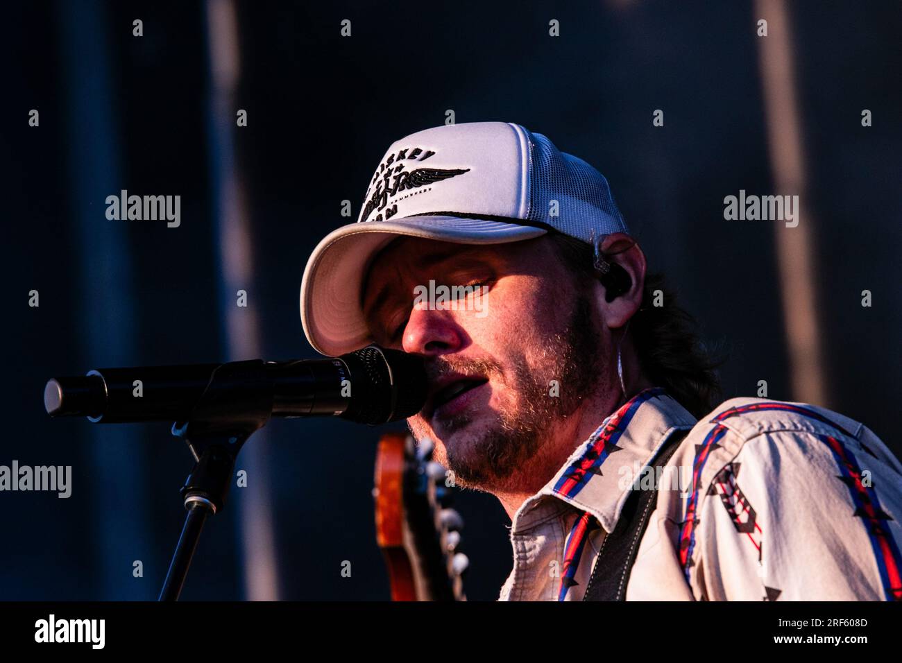 Edmonton, Kanada. 25. Juli 2023. James Barker von der James Barker Band tritt an Tag 9 der K-Days in Edmonton, dem 10-tägigen Lauf, auf die Northlights-Bühne. (Foto: Ron Palmer/SOPA Images/Sipa USA) Guthaben: SIPA USA/Alamy Live News Stockfoto