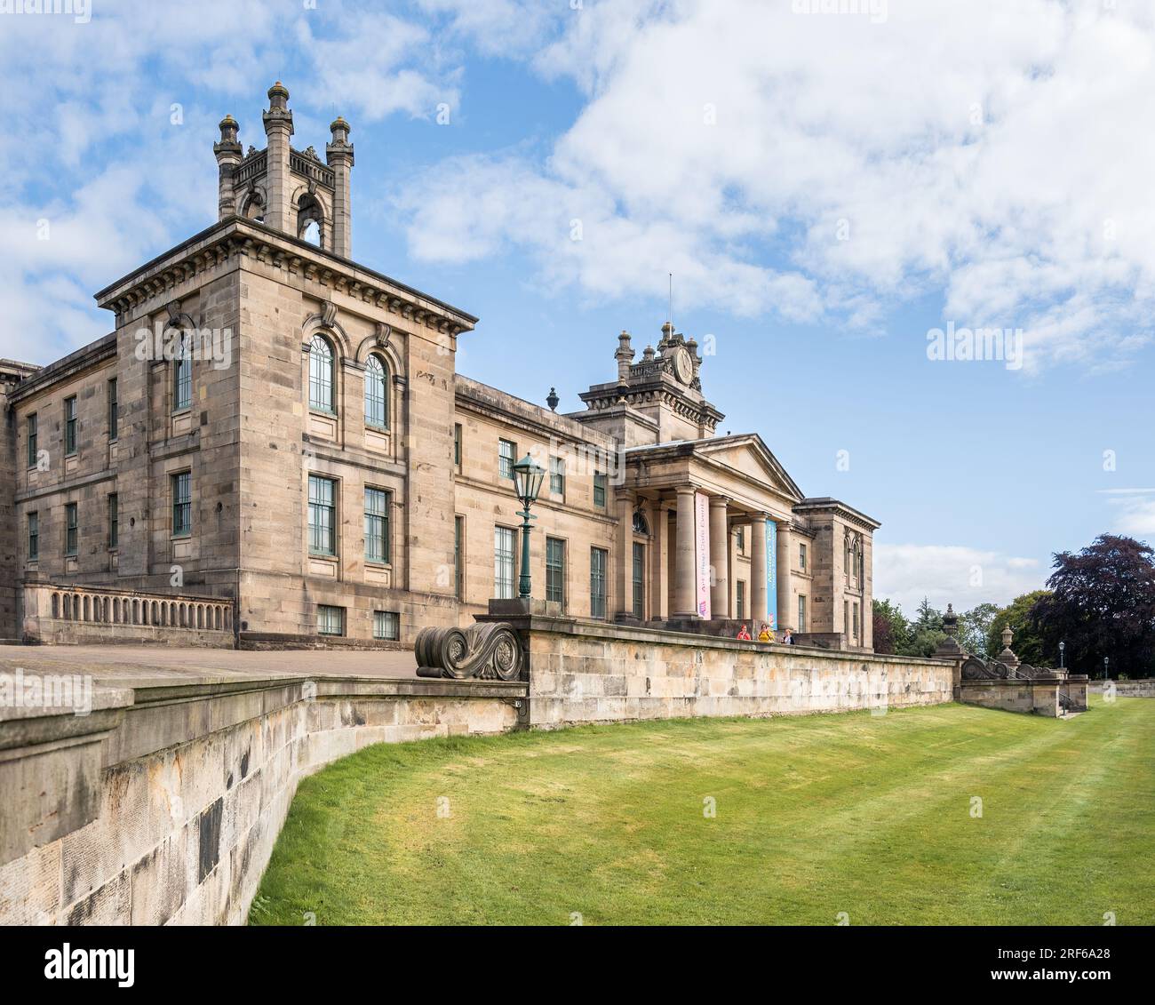 Edinburgh, Schottland, Großbritannien – Moderne zwei Kunstgalerien von William Burn, renoviert von Terry Farrell & Partners Stockfoto
