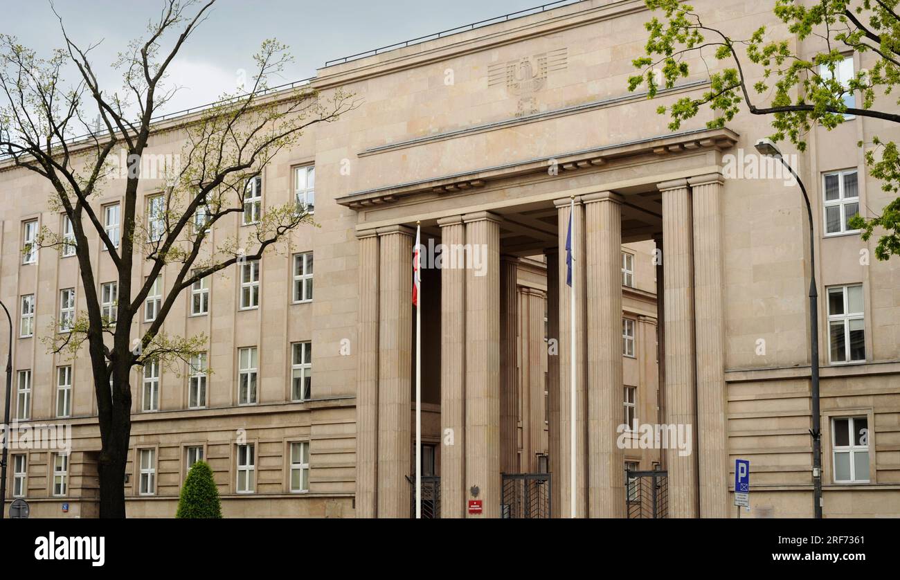 Mausoleum des Kampfes und des Märtyrertums. Das Museum befindet sich im Untergeschoss des ehemaligen Gestapo-Hauptquartiers, ein Gebäude, das zwischen 1927 und 1930 erbaut wurde. Im Jahr 1941 wurde es während des Zweiten Weltkriegs (1939-1945) vom Nazi-Regime als Gestapo-Gefangenenlager während der Besetzung der Stadt durch deutsche Truppen übernommen. Außenansicht der Fassade. Warschau, Polen. Stockfoto