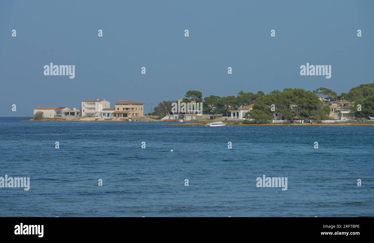 Ferienhäuser Fincas, Halbinsel La Victoria, Badia de Pollenca, Mallorca, Spanien Stockfoto