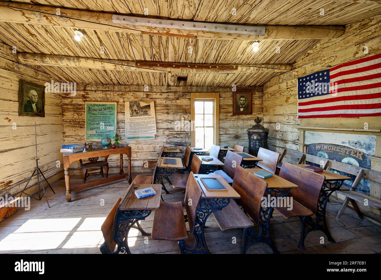 The Coffin School, Innenaufnahme Old Trail Town, Cody, Wyoming, Vereinigte Staaten von Amerika Stockfoto