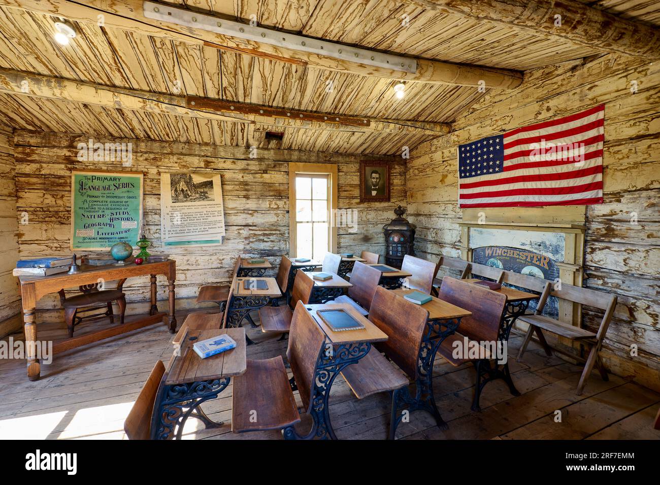The Coffin School, Innenaufnahme Old Trail Town, Cody, Wyoming, Vereinigte Staaten von Amerika Stockfoto