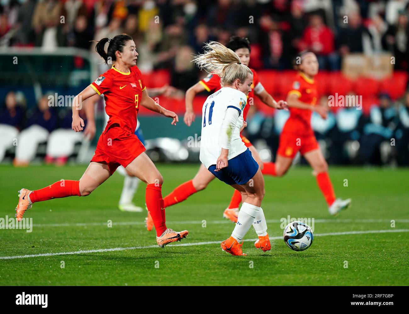 Lauren Hemp von England erzielt das zweite Tor seiner Mannschaft während der FIFA Women's World Cup 2023, einem Spiel der Gruppe D im Hindmarsh Stadium, Adelaide, Australien. Foto: Dienstag, 1. August 2023. Stockfoto