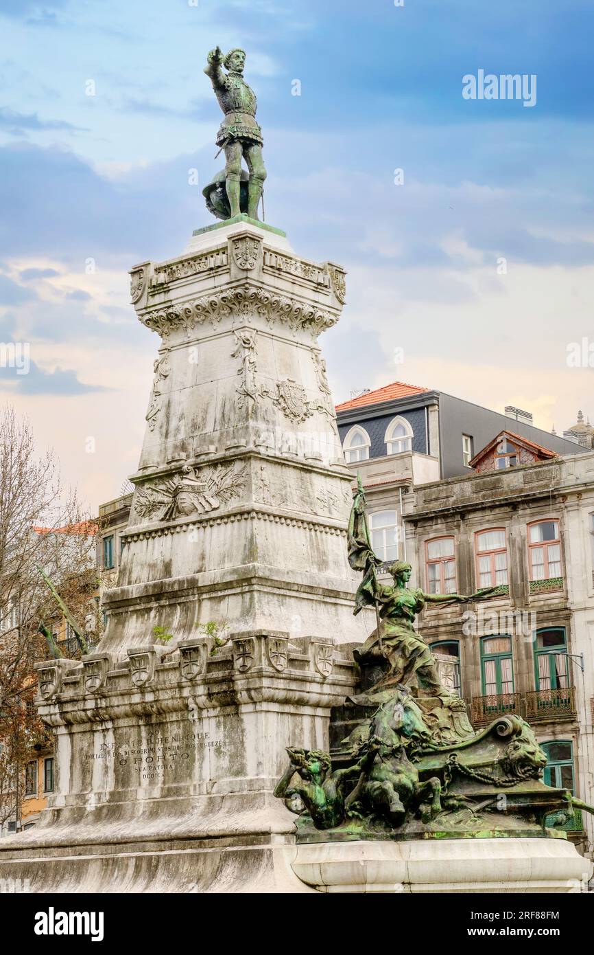 Porto, Portugal, Skulptur von Prinz Heinrich, dem Navigator-Denkmal, auch in der Originalsprache Infante Dom Henrique o Navegador von Tomas Stockfoto