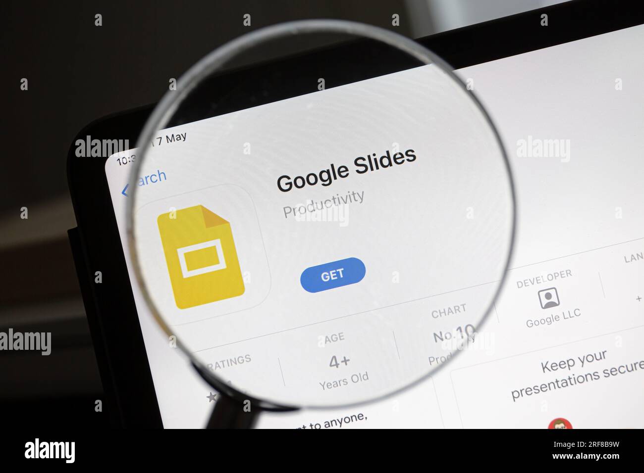 Ostersund, Schweden - 7. Mai 2023 Google Slides App auf einem ipad. Google Slides ist ein Präsentationsprogramm. Stockfoto