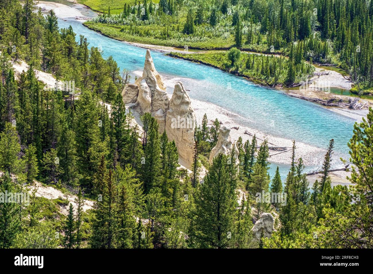 Die Hoodoos im Banff National Park bestehen aus Sedimentfelsen, die von einer Schicht härteren Felsens bedeckt sind, der schwieriger zu erodieren ist. Mit der Zeit, einmal weicheres Sediment Stockfoto