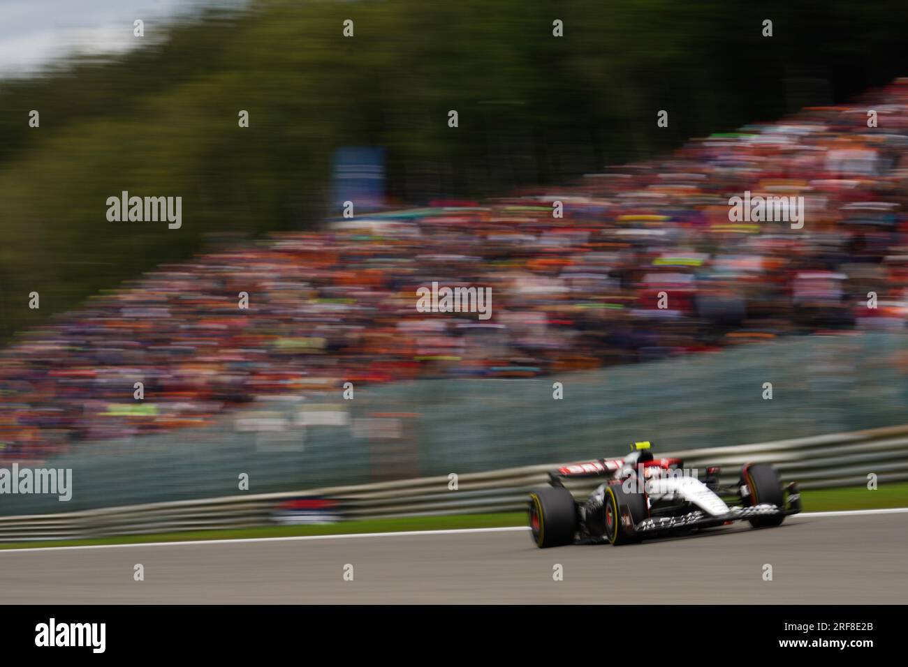 Yuki Tsunoda aus Japan am 30. Juli 2023 auf der (22) Scuderia AlphaTauri AT04 Honda RBPT während der Formel 1 MSC Cruises Belgischer Grand Prix 2023 in Francorchamps, Belgien. Stockfoto