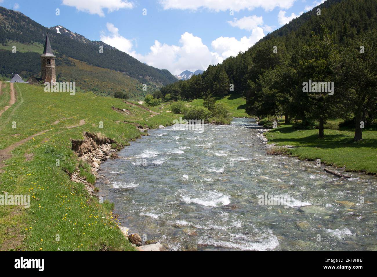 Noguera Pallaresa Oberlauf in Montgarri, Lleida, Katalonien, Spanien. Stockfoto