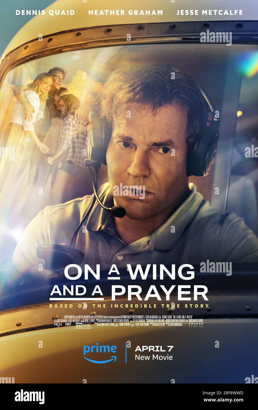 Auf einem Flügel und einem Gebetsposter, Dennis Quaid Stockfoto