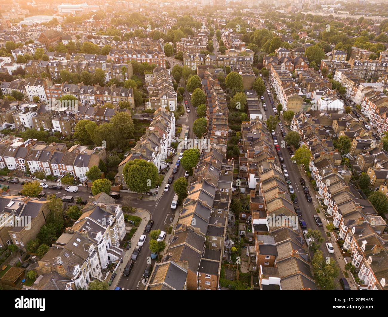 Kilburn ist ein Gebiet im Nordwesten Londons, das die Grenze von drei Londoner Stadtteilen umfasst: Camden, City of Westminster und Brent Stockfoto