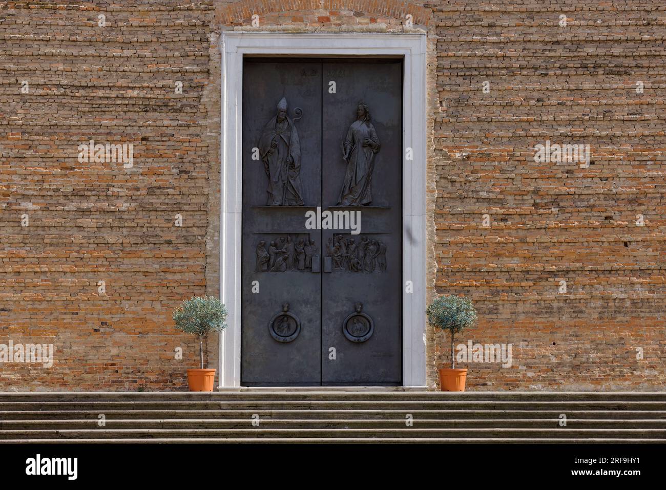 Basilica de Santa Justina Eingangstür Stockfoto