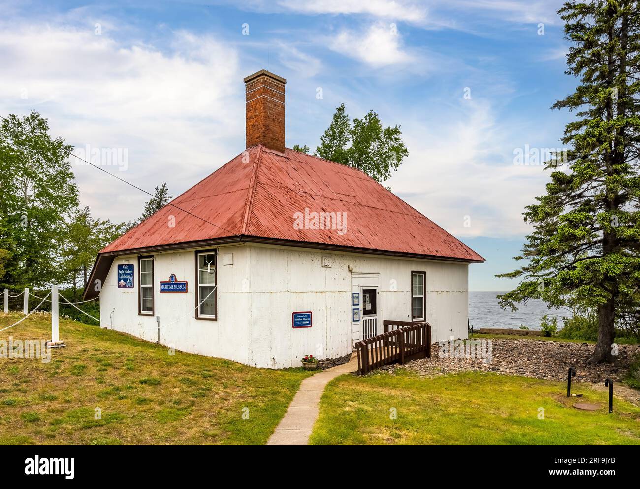 Maritime Museum im alten Nebelsignalgebäude am Eagle Harbor Lighthouse am Lake Superior an der Keweenaw Peninsule in Eagle Harbor Michigan USA Stockfoto