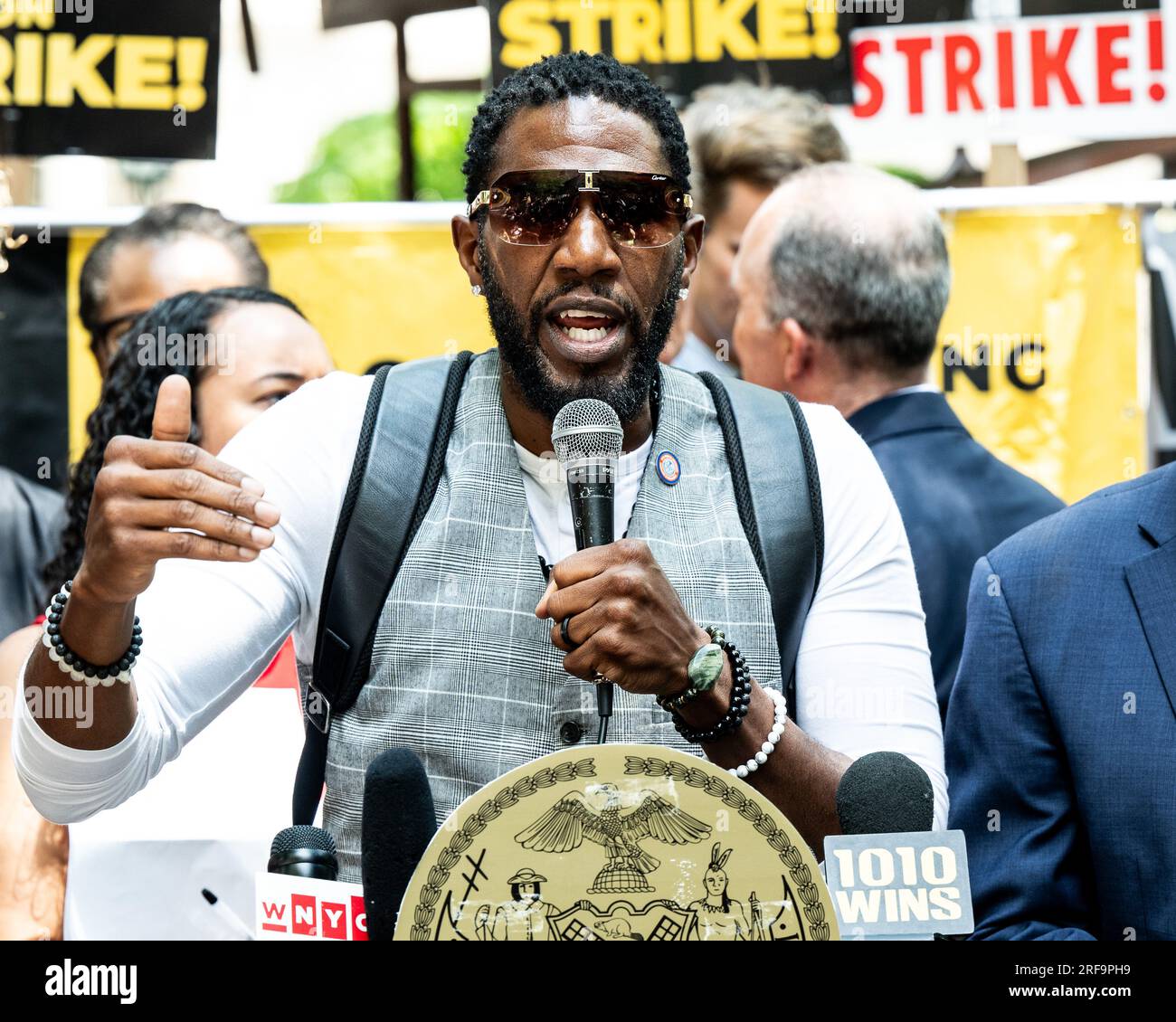 New York, Usa. 01. Aug. 2023. Jumaane Williams, New York City Public Advocate, spricht bei einer Kundgebung zur Unterstützung des Streiks der Actors Union (sag-AFTRA) im City Hall Park in New York City. Kredit: SOPA Images Limited/Alamy Live News Stockfoto