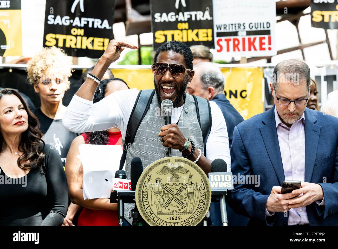 New York, Usa. 01. Aug. 2023. Jumaane Williams, New York City Public Advocate, spricht bei einer Kundgebung zur Unterstützung des Streiks der Actors Union (sag-AFTRA) im City Hall Park in New York City. Kredit: SOPA Images Limited/Alamy Live News Stockfoto