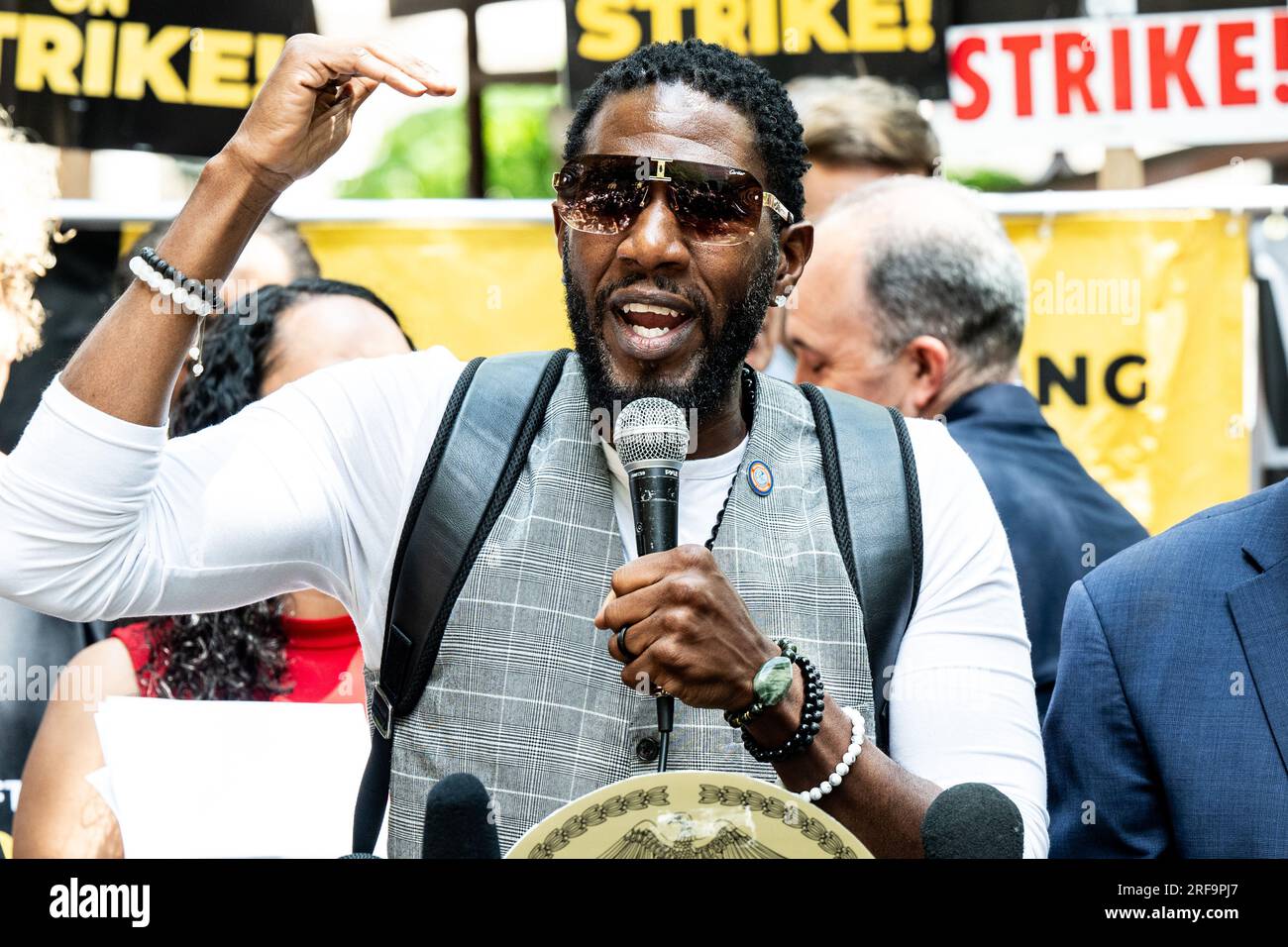 New York, Usa. 01. Aug. 2023. Jumaane Williams, New York City Public Advocate, spricht bei einer Kundgebung zur Unterstützung des Streiks der Actors Union (sag-AFTRA) im City Hall Park in New York City. Kredit: SOPA Images Limited/Alamy Live News Stockfoto
