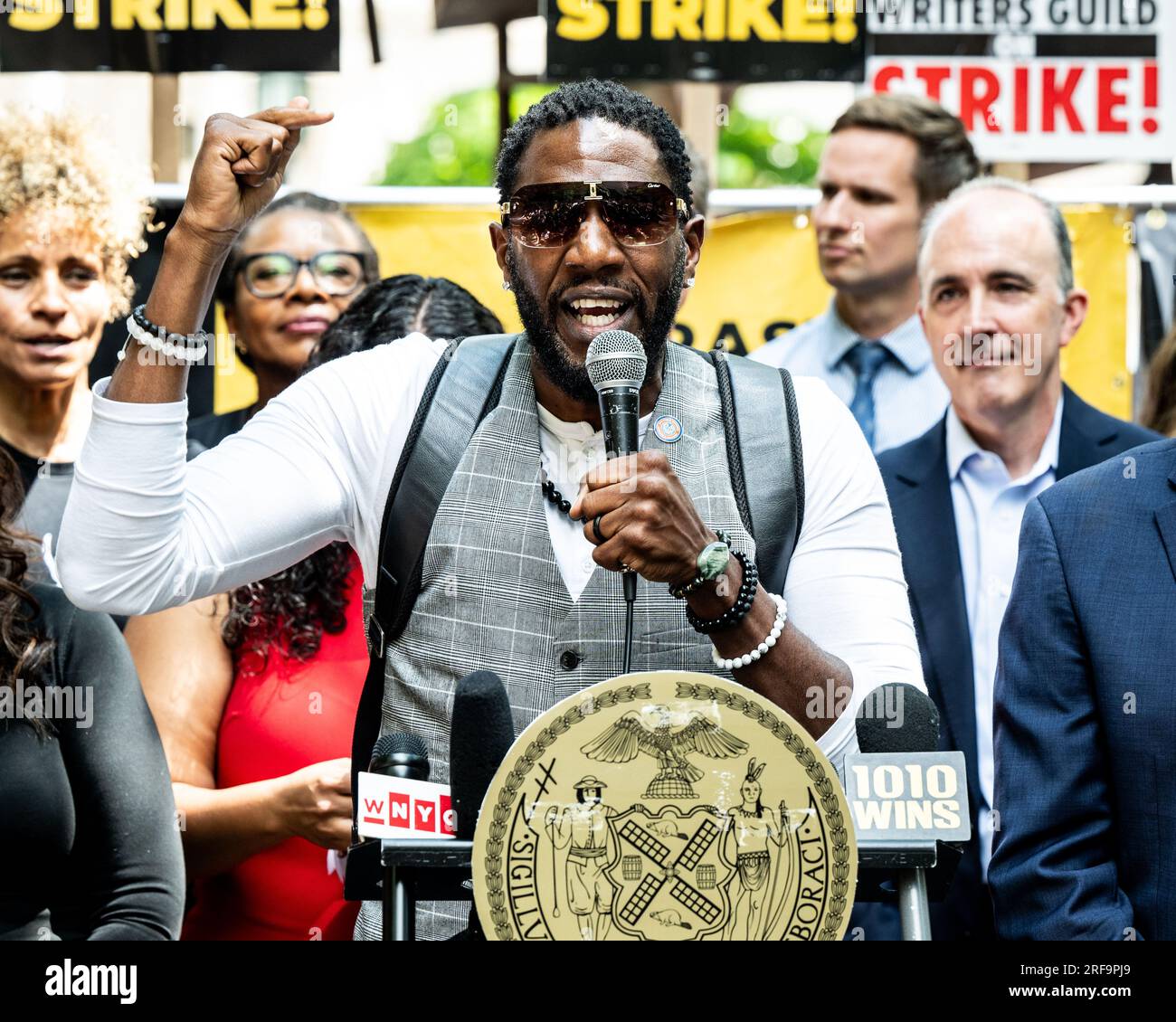 New York, Usa. 01. Aug. 2023. Jumaane Williams, New York City Public Advocate, spricht bei einer Kundgebung zur Unterstützung des Streiks der Actors Union (sag-AFTRA) im City Hall Park in New York City. Kredit: SOPA Images Limited/Alamy Live News Stockfoto
