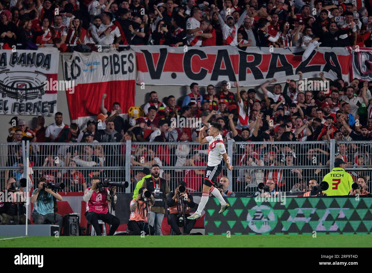 Buenos Aires, Argentinien. 01. Juli 2023. Pablo Solari von River Plater feiert nach dem zweiten Tor seines Teams während des Spiels zwischen River Plate und Internacional für die erste Etappe der Copa CONMEBOL Libertadores 2023 in der ersten Runde der 16. Etappe am 01. Juli im Monumental de Nunez Stadium in Buenos Aires, Argentinien. Foto: Max Peixoto/DiaEsportivo/Alamy Live News Kredit: DiaEsportivo/Alamy Live News Stockfoto