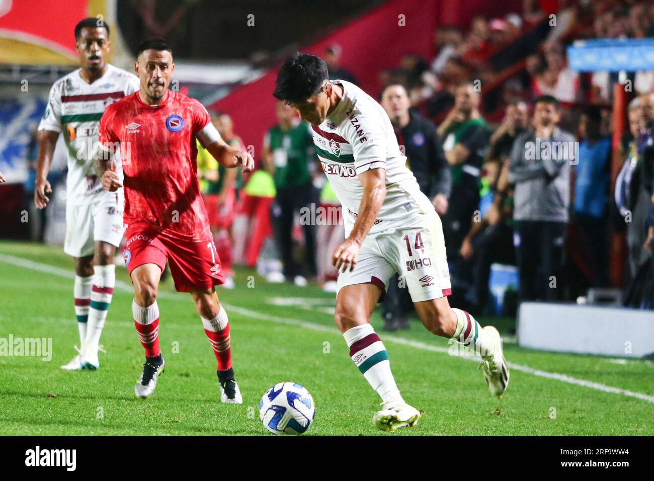 Buenos Aires, Argentinien. 1. Aug. 2023. Der deutsche Cano of Fluminense verlässt das Feld für rote Karten während eines Spiels von 16. für den Libertadores Cup im Diego A. Maradona Stadium ( Guthaben: Néstor J. Beremblum/Alamy Live News Stockfoto