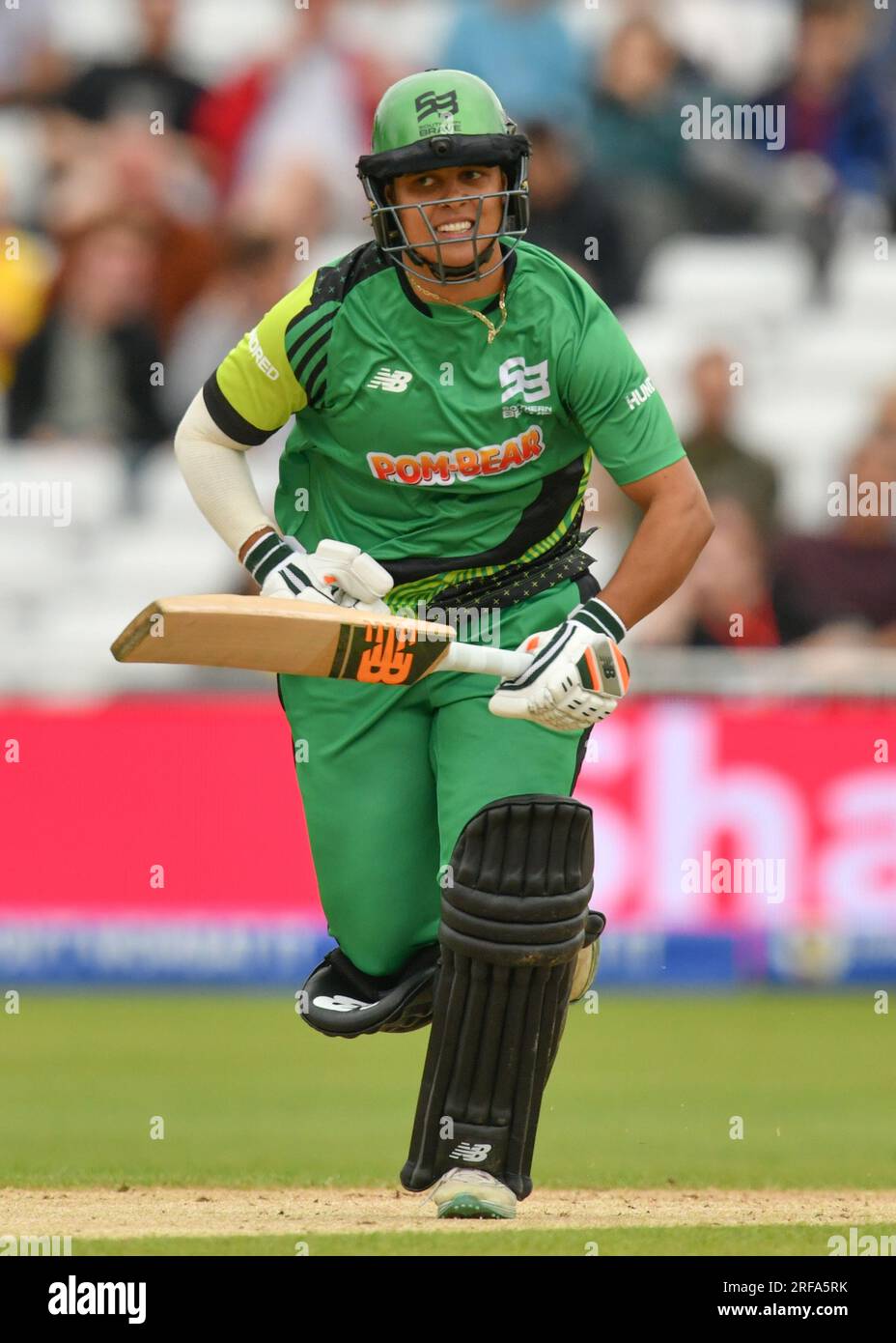 01. August 2023 - Trent Bridge Cricket Ground, Nottingham. Veranstaltung: The 100 Double Header (Herren und Frauen): Trent Rockets gegen Southern Brave. Bildunterschrift: Chloe Tryon (Southern Brave) Run. Bild: Mark Dunn/Alamy Live News (Sport) Stockfoto