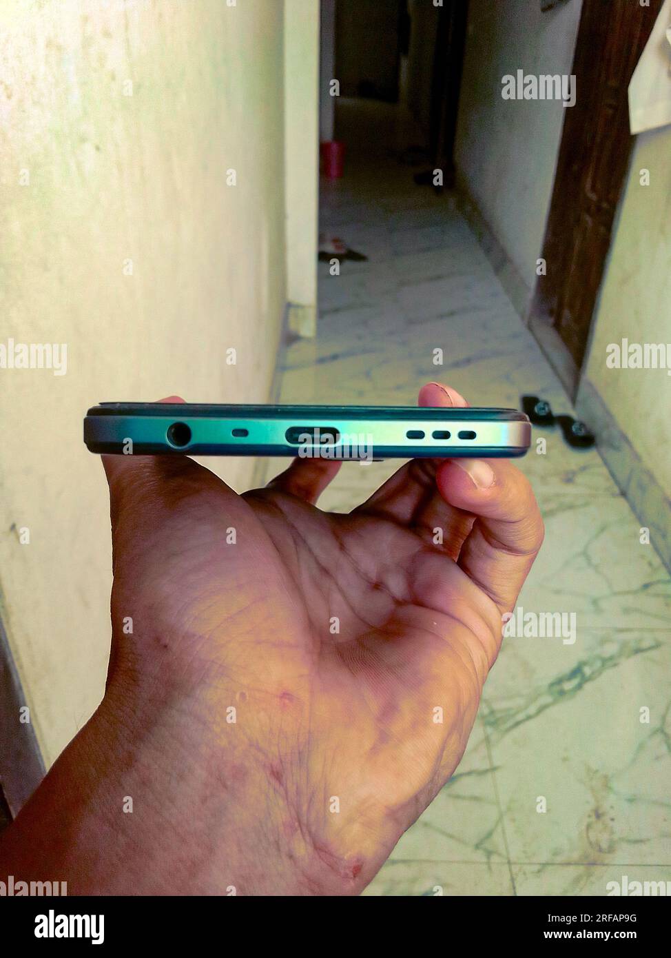 2. Oktober 2023 Dhaka, Bangladesch. Ein wunderschönes Handy von Oppo Company Stockfoto