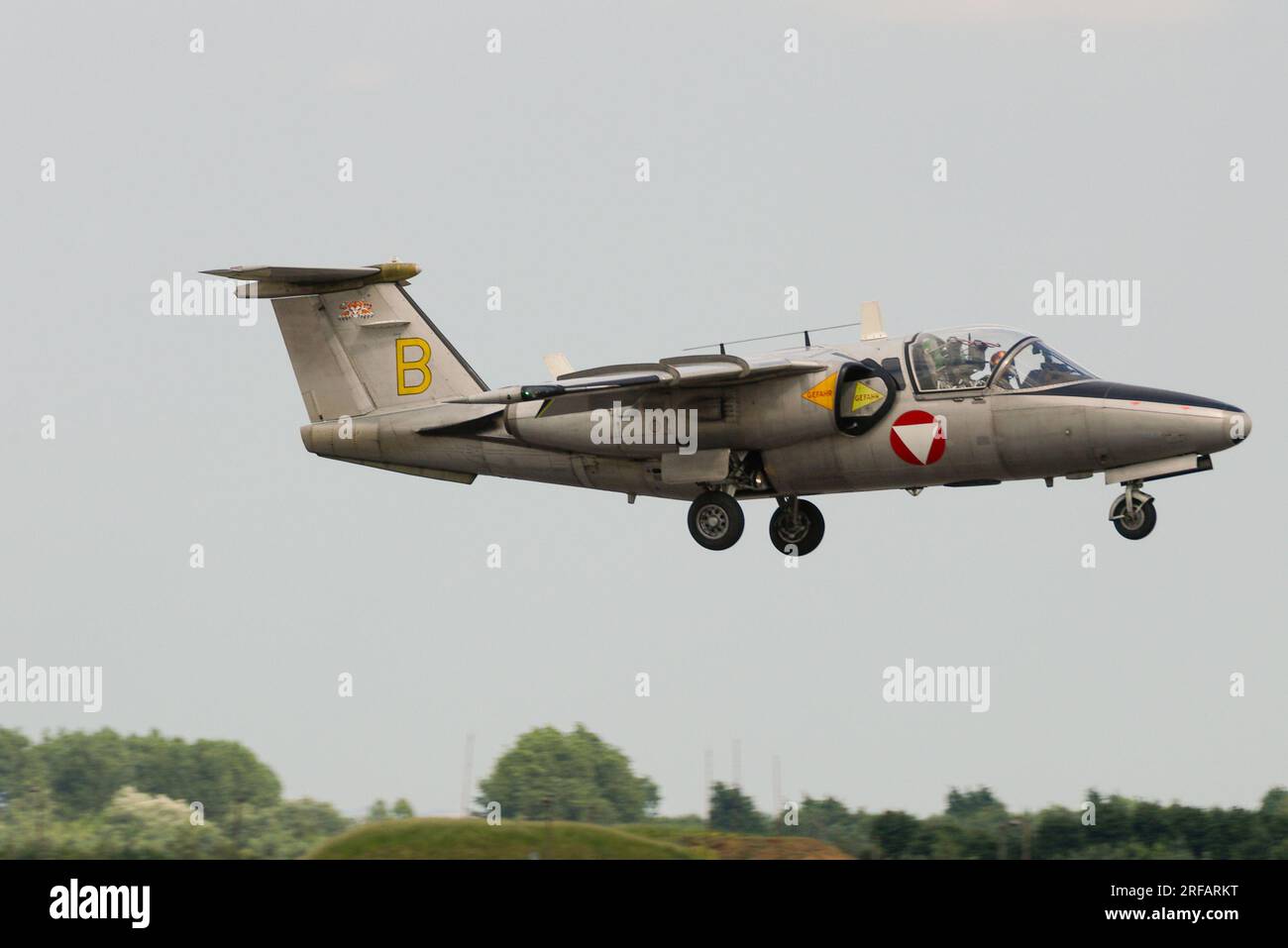 Die österreichische Luftwaffe Saab 105OE landet auf der RAF Waddington für die Flugschau in Großbritannien. Vintage 1960er Jet Trainer Stockfoto