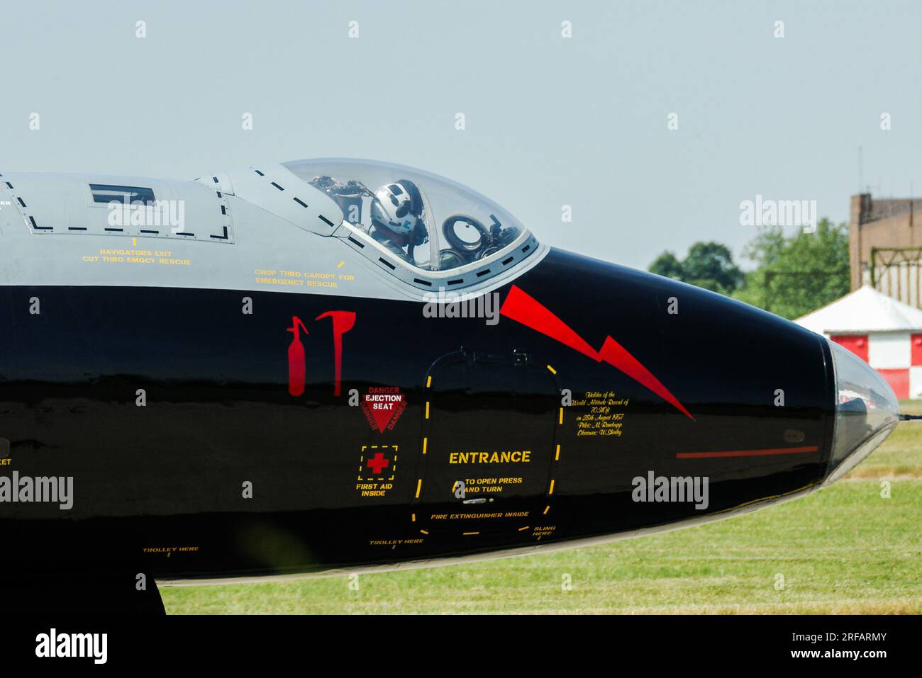 English Electric Canberra B2/6 Classic Jet plane WK163, G-BVWC, bei RAF Waddington, Großbritannien. 1957 erreichte sie den Weltrekord von 70.310 Metern Höhe Stockfoto