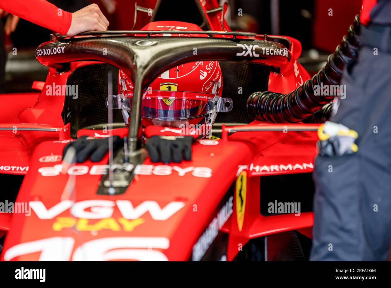 Spa, Belgien. 28. Juli 2023. SPA, BELGIEN - JULI 28: Charles Leclerc von Ferrari und Monaco während der Qualifikation vor dem Grand Prix von Belgien F1 auf dem Circuit de Spa-Francorchamps am 28. Juli 2023 in Spa, Belgien. (Foto: Michael Potts/BSR Agency) Guthaben: BSR Agency/Alamy Live News Stockfoto